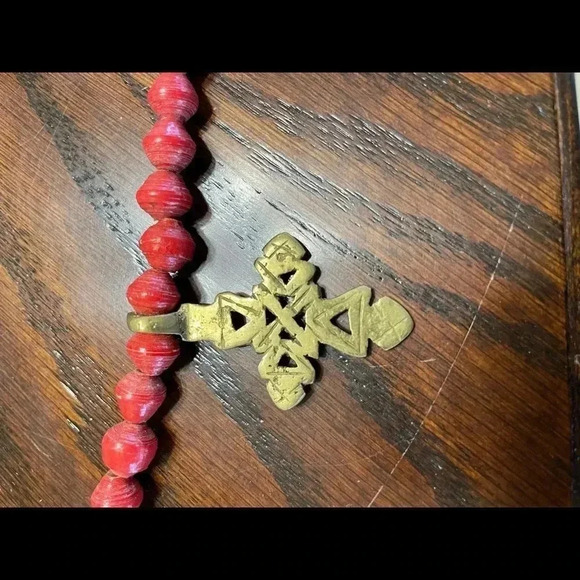 AKOLA HANDMADE SINGLE STRAND NECKLACE. RED APPROX 28” - Picture 3 of 5